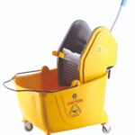 ΚΑΡΟΤΣΙ ΣΦΟΥΓΓΑΡΙΣΜΑΤΟΣ ΚΙΤΡΙΝΟ 25LT ΜΕ ΠΡΕΣΣΑ